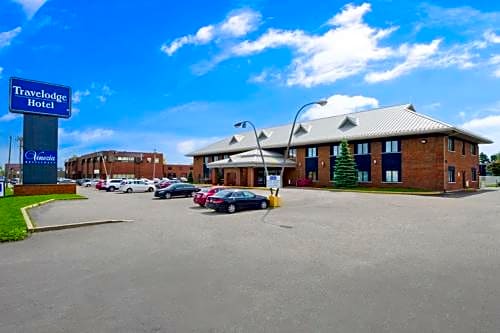 Travelodge Hotel by Wyndham Montreal Airport