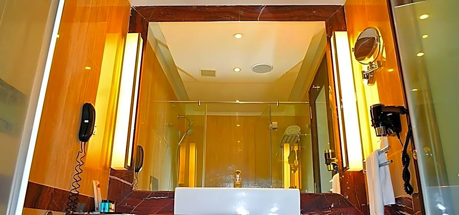 Anandha Inn Convention Centre and Suites