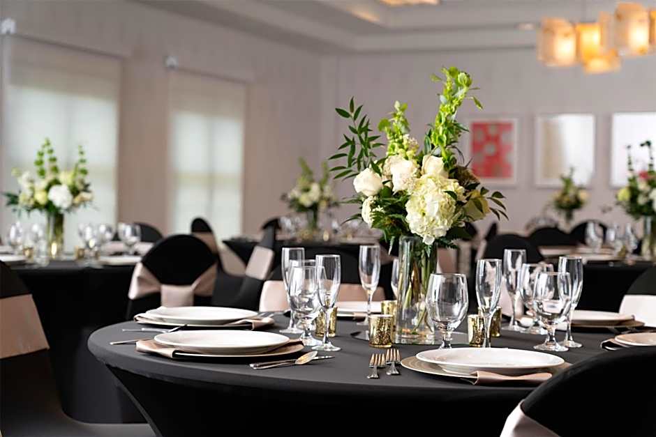 Hilton Garden Inn Charleston Waterfront/Downtown