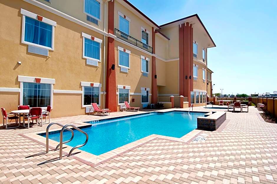 Super 8 by Wyndham Hidalgo/McAllen Area