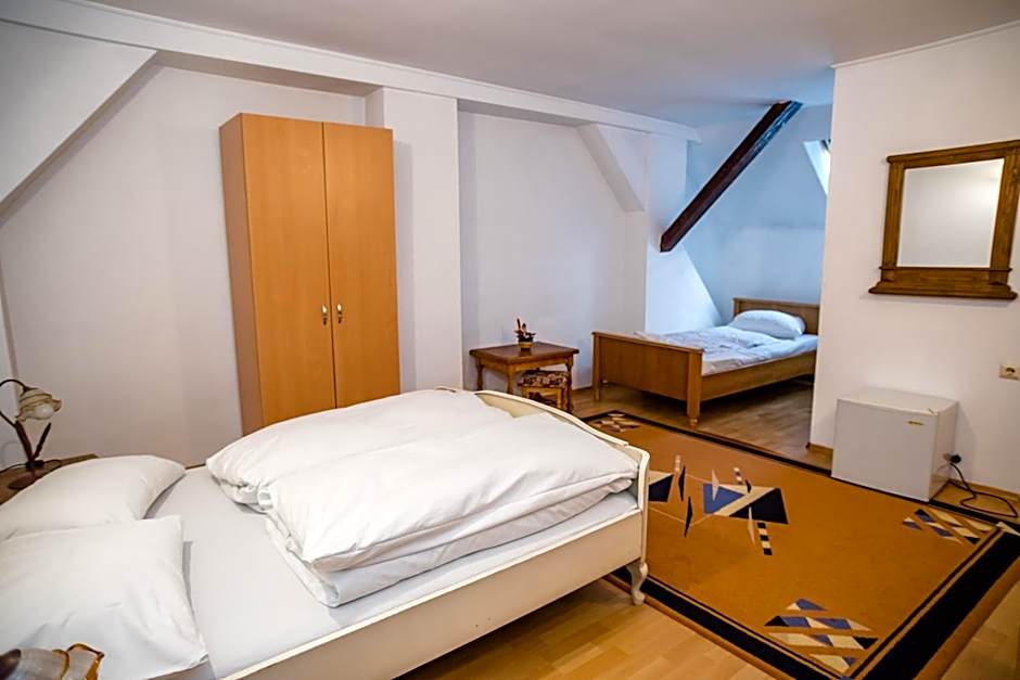 HOTEL MARION