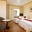 RedDoorz @ Tondaligan Beach Hotel
