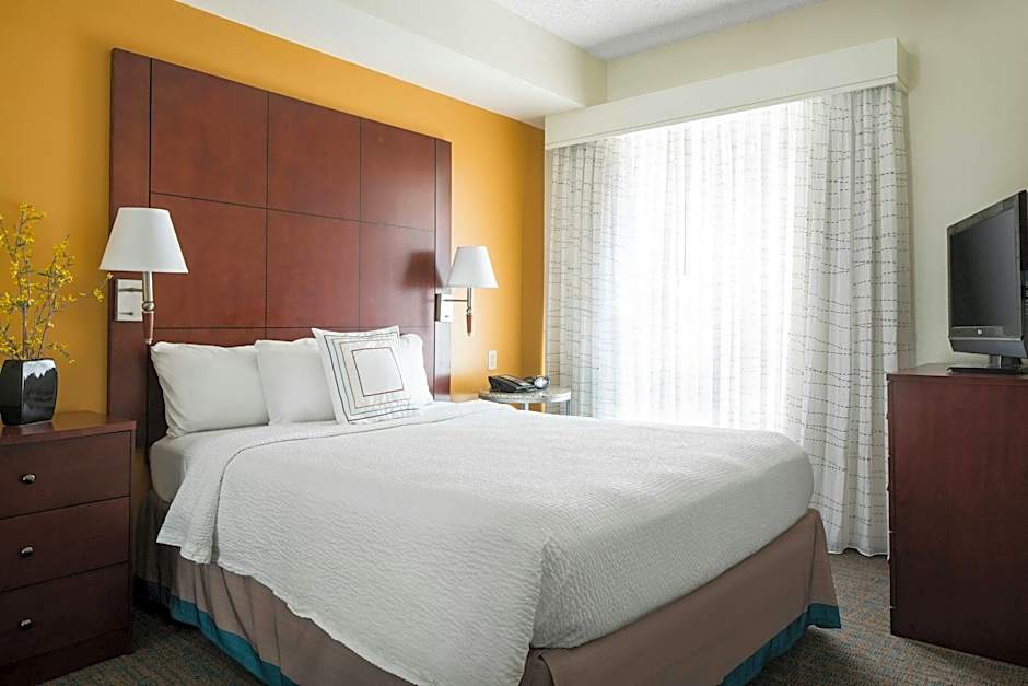 Photo 1 of 7 of 2 Bedroom Multiple Beds Suite