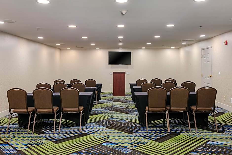 Holiday Inn Express Alpharetta - Roswell By IHG