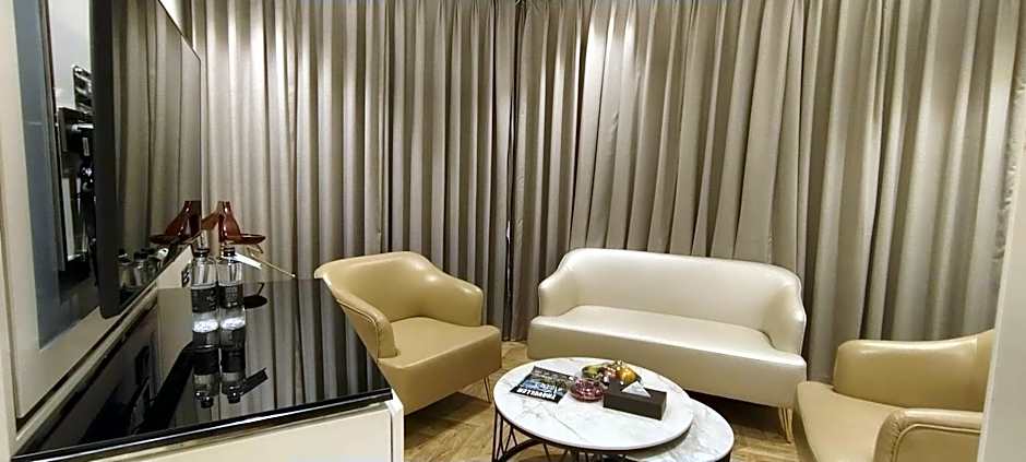 Amanora The Fern Hotels & Club