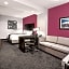 La Quinta Inn & Suites by Wyndham Dallas Grand Prairie North