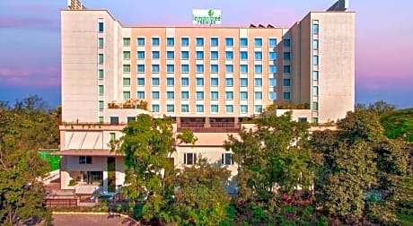 Lemon Tree Premier City Center Pune