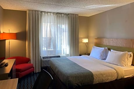 1 King Bed Mobility/Hearing Accessible Room Roll-In Shower Non-Smoking