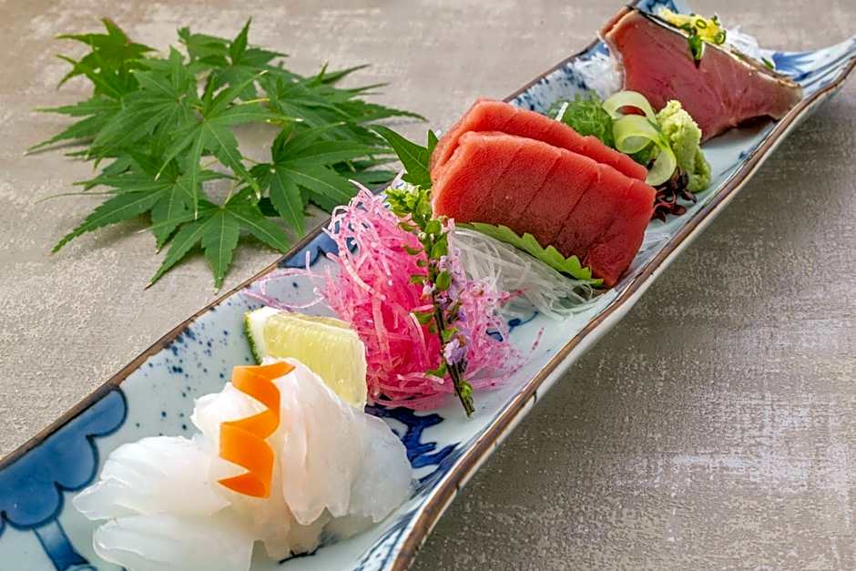 Atami Onsen Sakuraya Ryokan