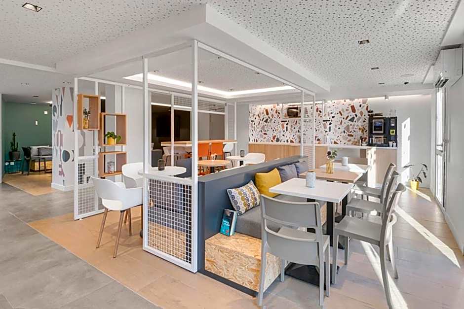 Sweetly Isatis Mérignac Hôtel de ville