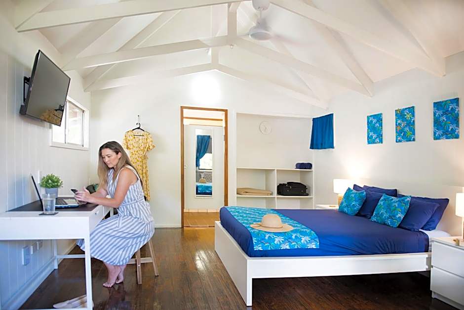 Airlie Beach Magnums - Adults Only