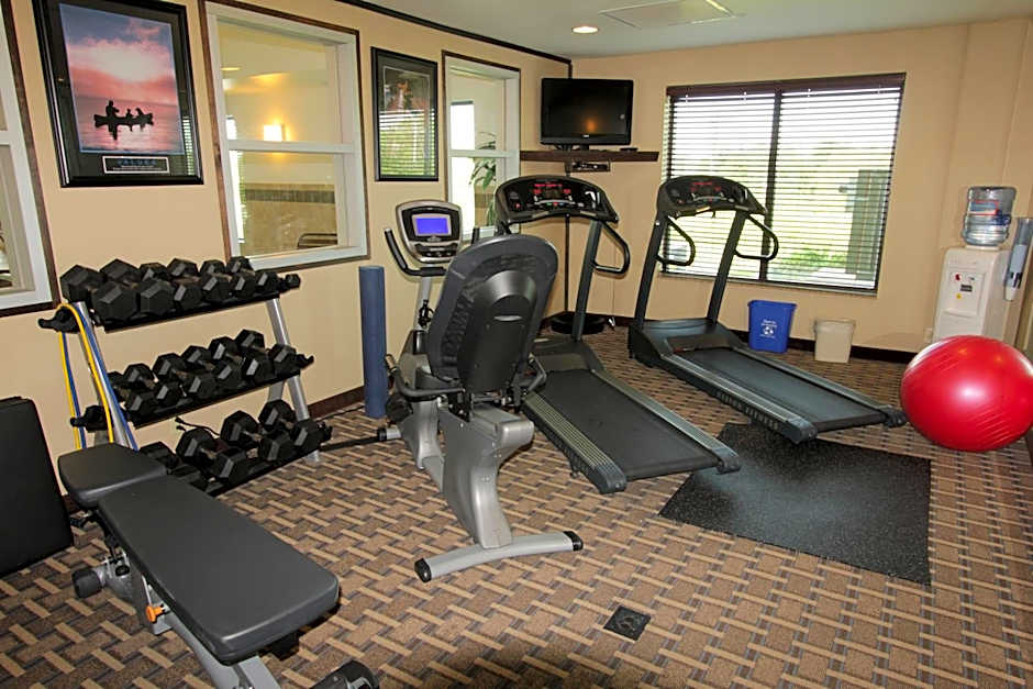 Holiday Inn Express & Suites Syracuse North - Airport Area by IHG