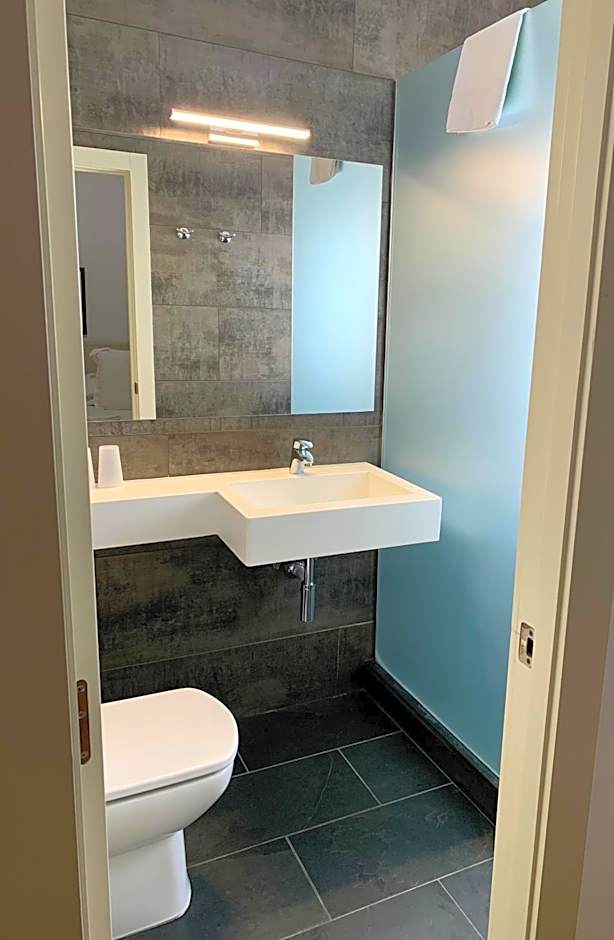 Hotel Jeni & Restaurant