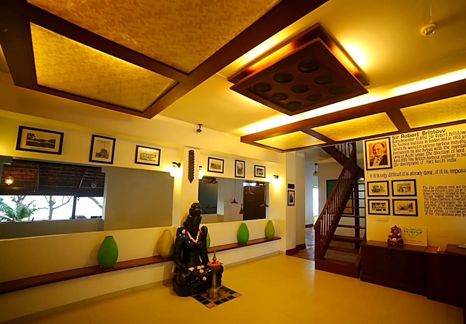 OLD LIGHTHOUSE BRISTOW HOTEL