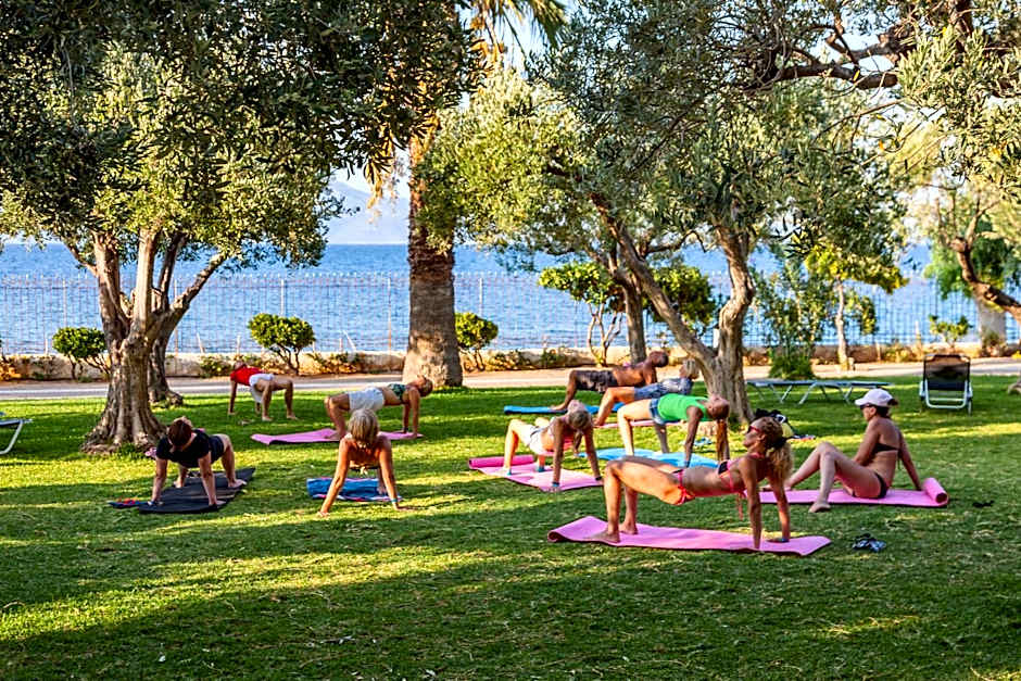 Calamos Beach Family Club