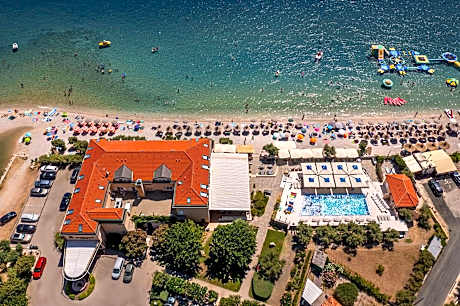 Hotel Dobrovit