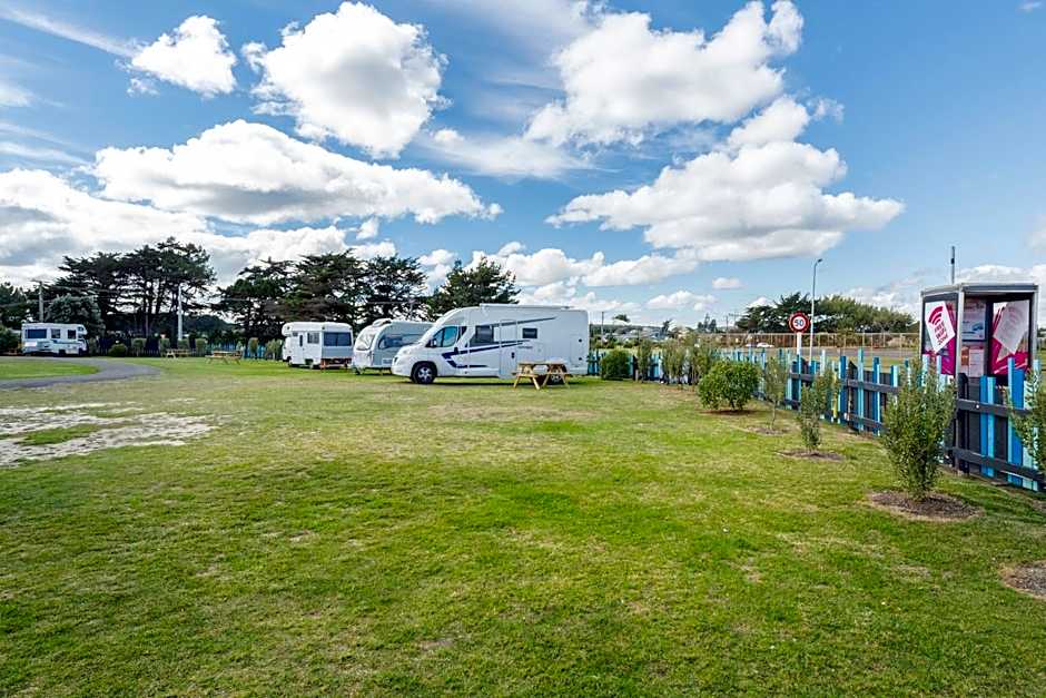 Foxton Beach Holiday Park