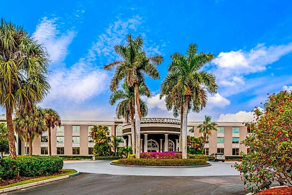 Photo 1 of 33 of La Quinta Inn & Suites by Wyndham Naples Downtown