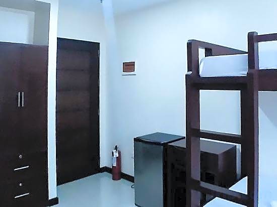 RedDoorz @ Nucell near NGCP Cebu