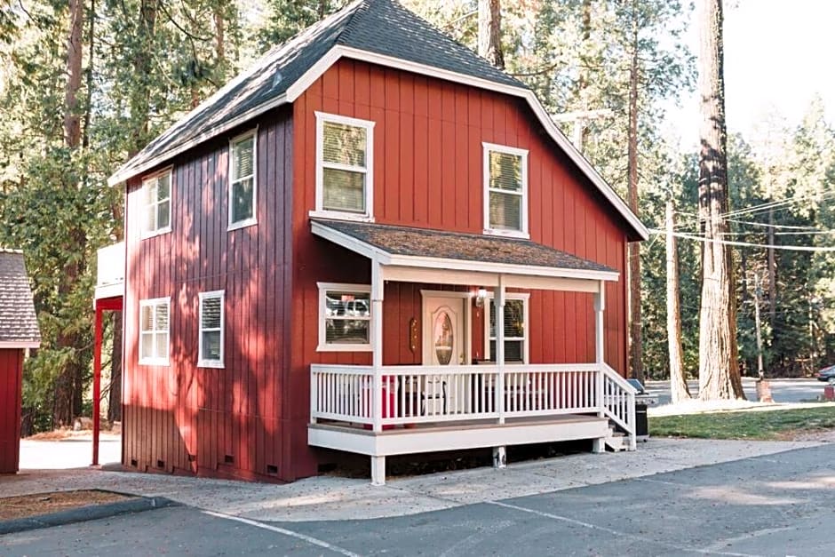 Long Barn Lodge & Event Center