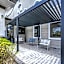Days Inn & Suites by Wyndham Webster NASA-ClearLake-Houston