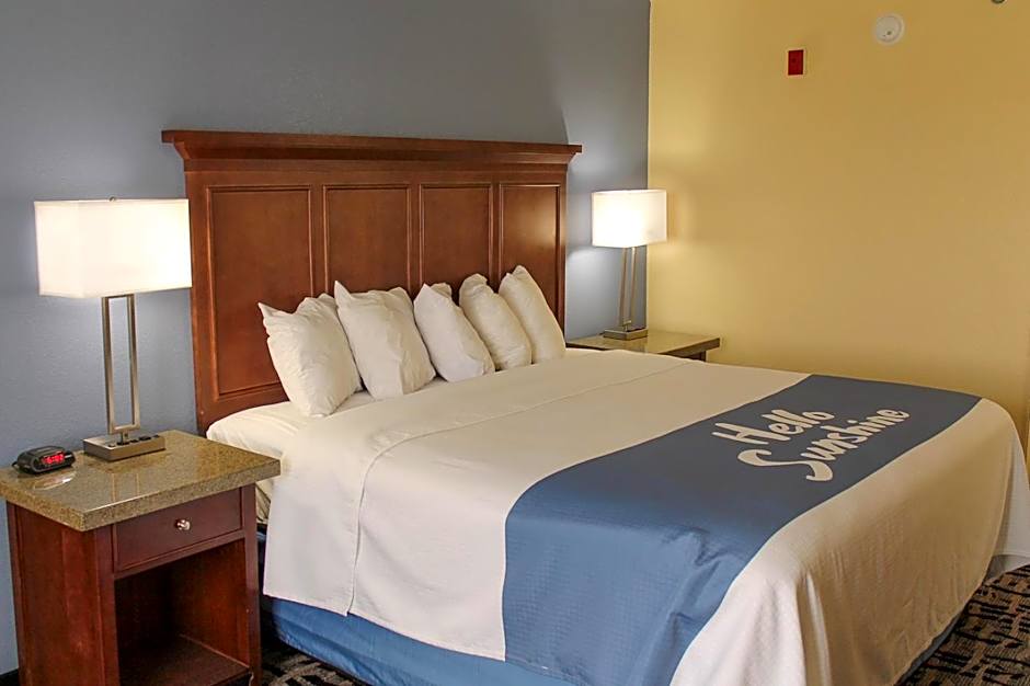 Days Inn by Wyndham Batavia Ohio