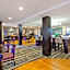 La Quinta Inn & Suites by Wyndham Detroit Metro Airport