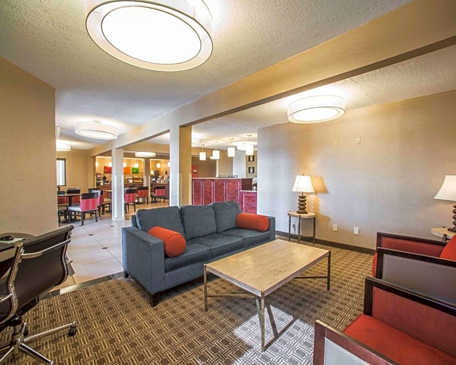 Quality Inn & Suites Boonville - Columbia
