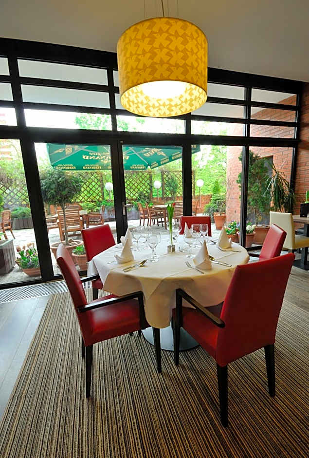 Expo Hotel