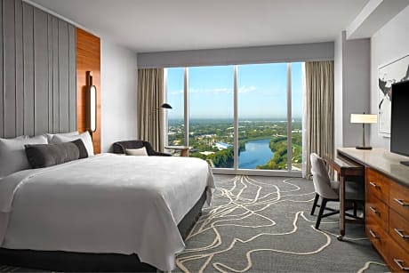 King Room with View and Tub - High Floor/Mobility/Hearing Accessible