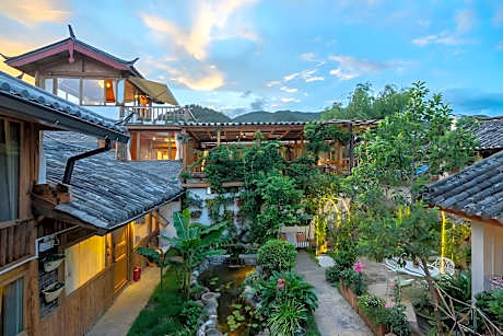 Floral Lijiang Shuhe Longquan Inn