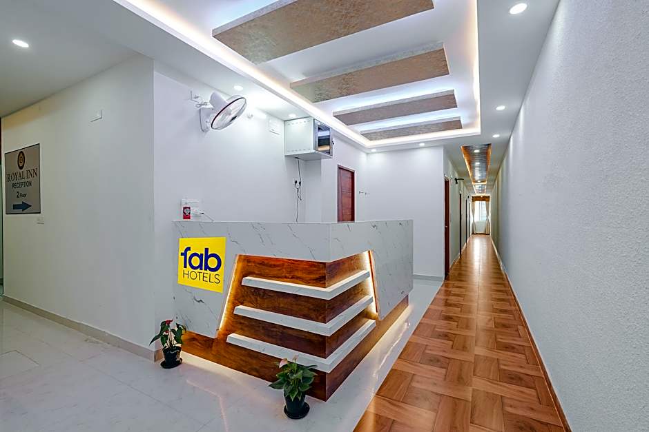 FabExpress Royal Inn – Bangalore, MN