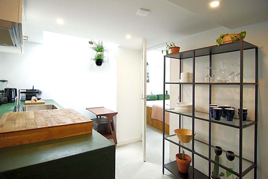 Magnificent houseboat with a stunning view!