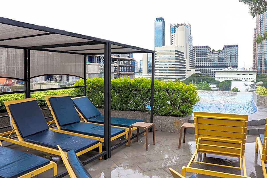 The Quart Ruamrudee by UHG