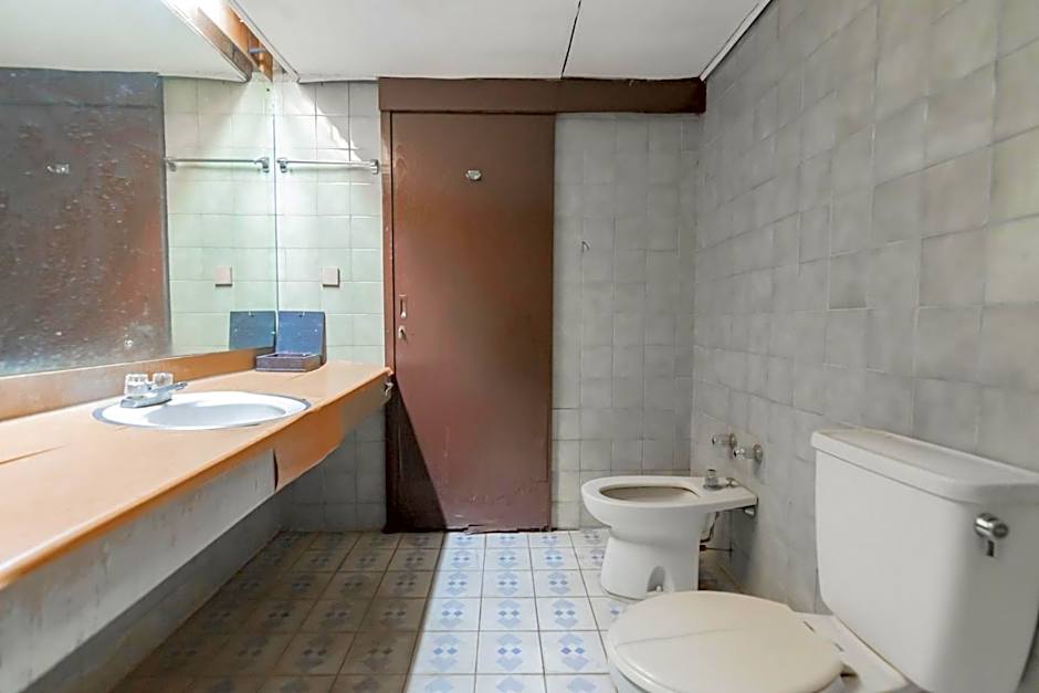 Istana Hotel Bandung Mitra RedDoorz