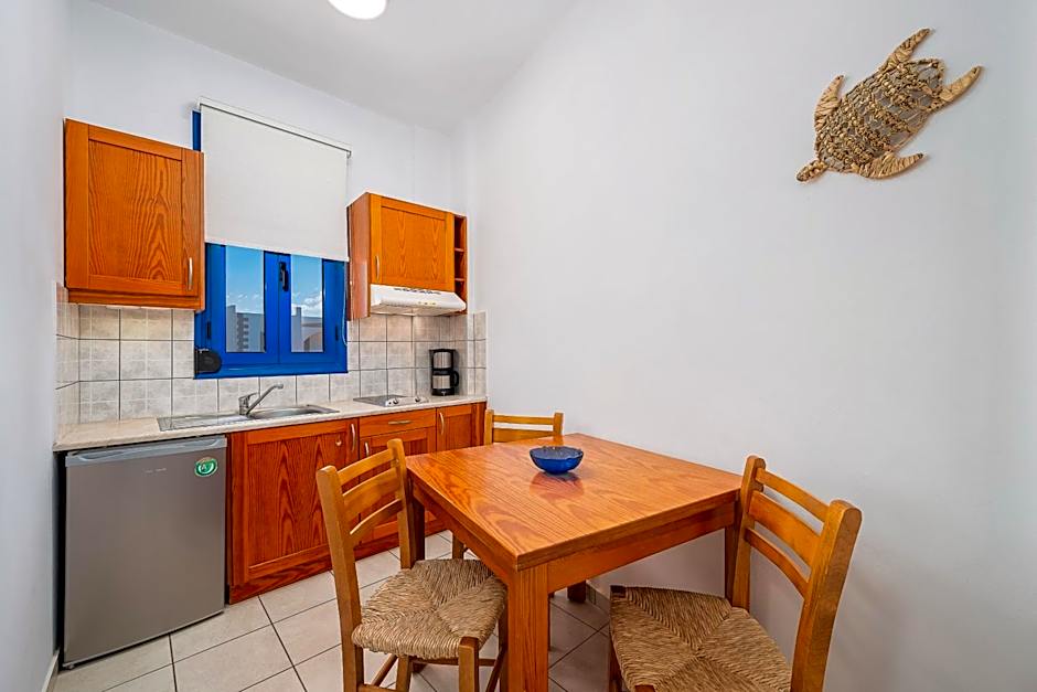 Finikas Studios & Apartments - Kalamaki Holidays
