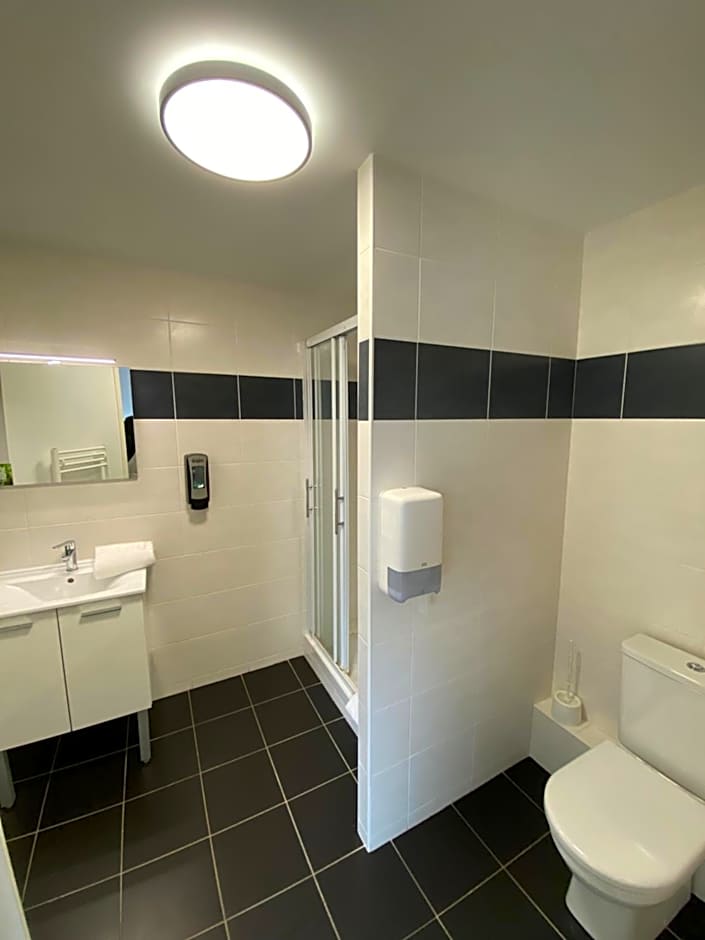 Atoll Hotel Logis Angers, Beaucouzé