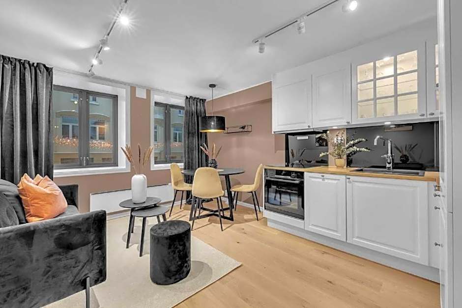 70 Degrees North City Apartments