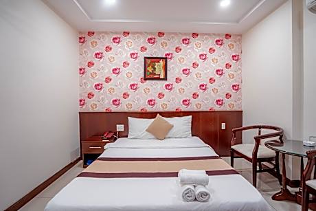 Family 4 Pax with Window, 1 King and 1 Queen