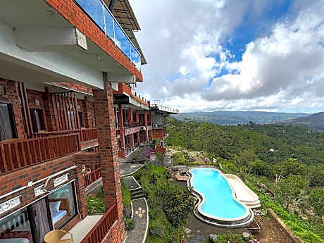 Caldera Hotel & Restaurant