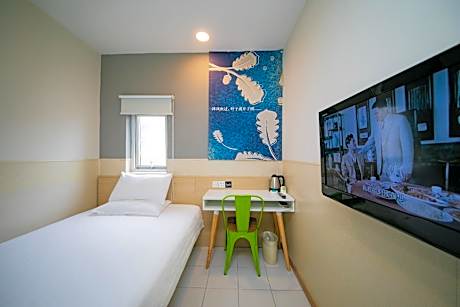 Huazhu - Room With Bed