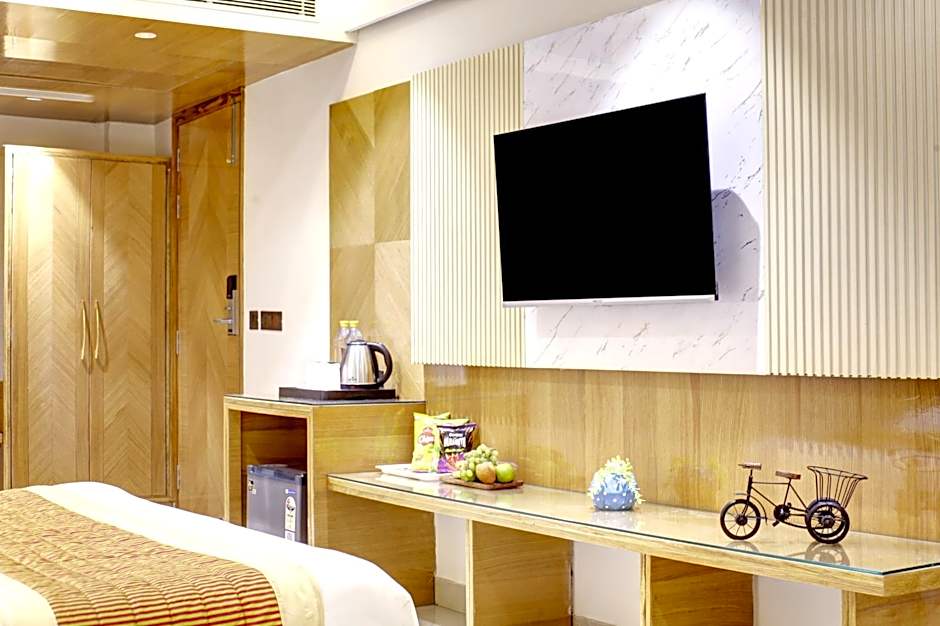 Hotel Krishna Plaza Just Near New Delhi Station And Connaught Place By M S Hospitality