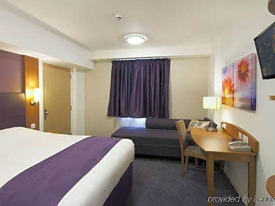 Premier Inn Manchester Airport Heald Green