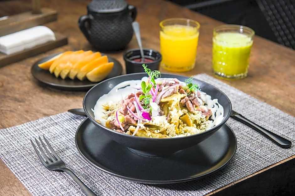 Hotel Oxú Solo adultos