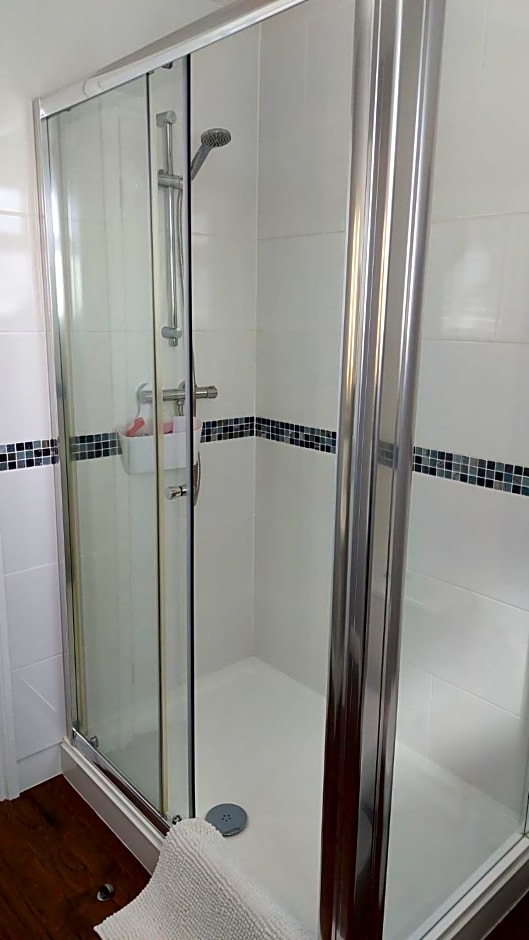 Westwood Lodge B & B Boston