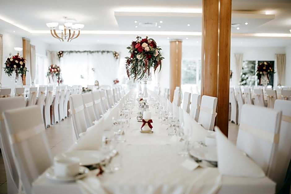 Zajazd CHATA Kębłowo