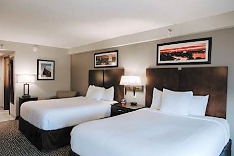 Queen Room with Two Queen Beds - Non-Smoking