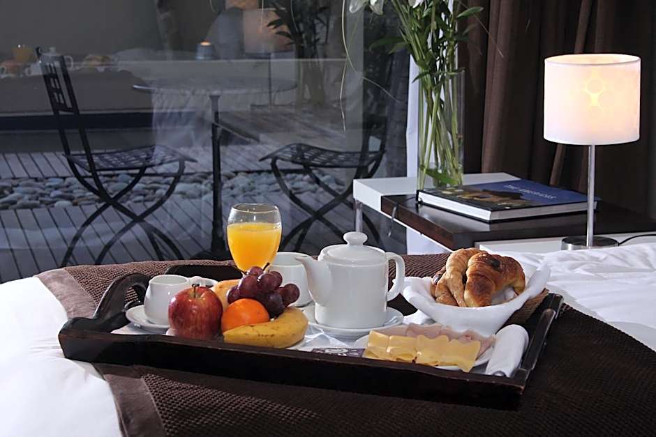 San Isidro Plaza Hotel