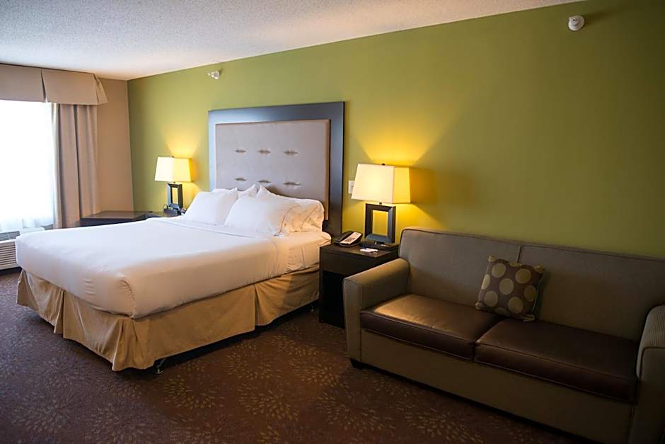 Holiday Inn Express & Suites Northwood By IHG