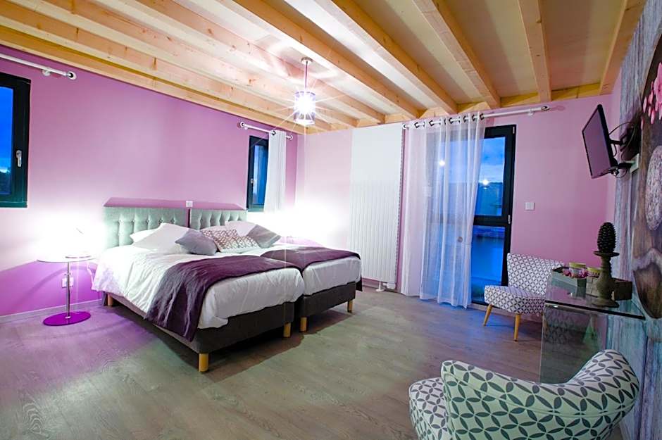 Photo 1 of 6 of Standard 1 Double Bed or 2 Beds, Garden View